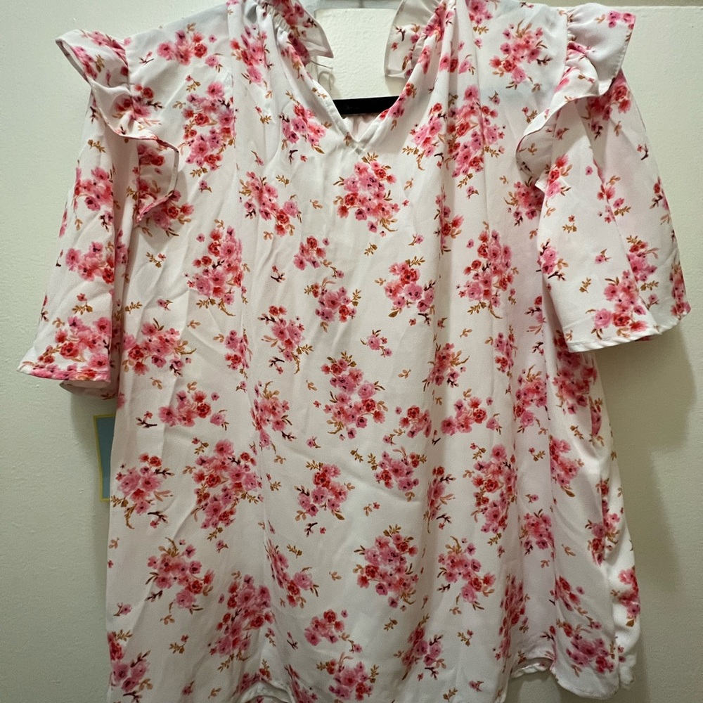 CeCe White and Red Ruffled Flutter Sleeve Blouse